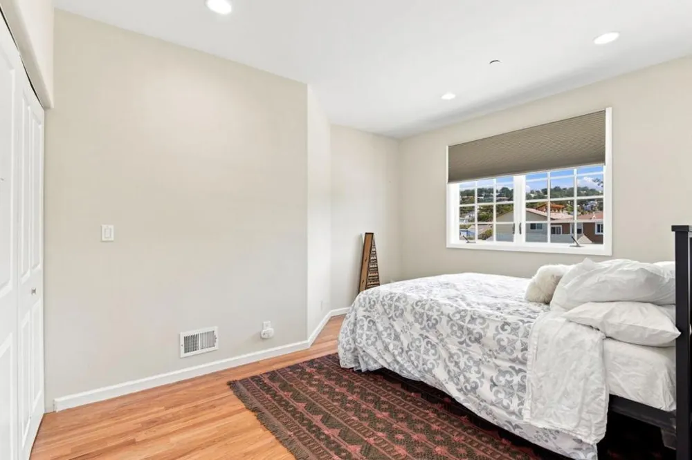 2338 Palmetto Avenue Pacifica, CA 94044