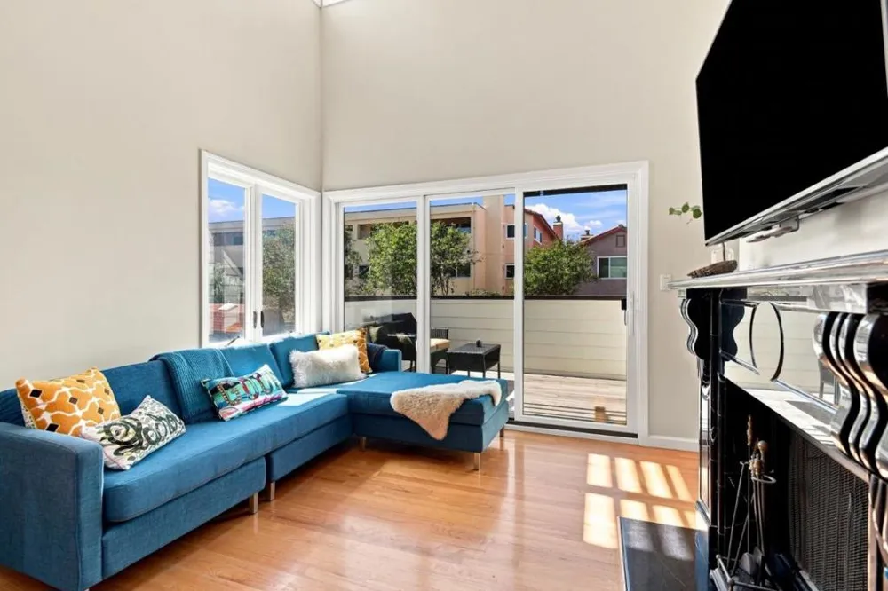 2338 Palmetto Avenue Pacifica, CA 94044