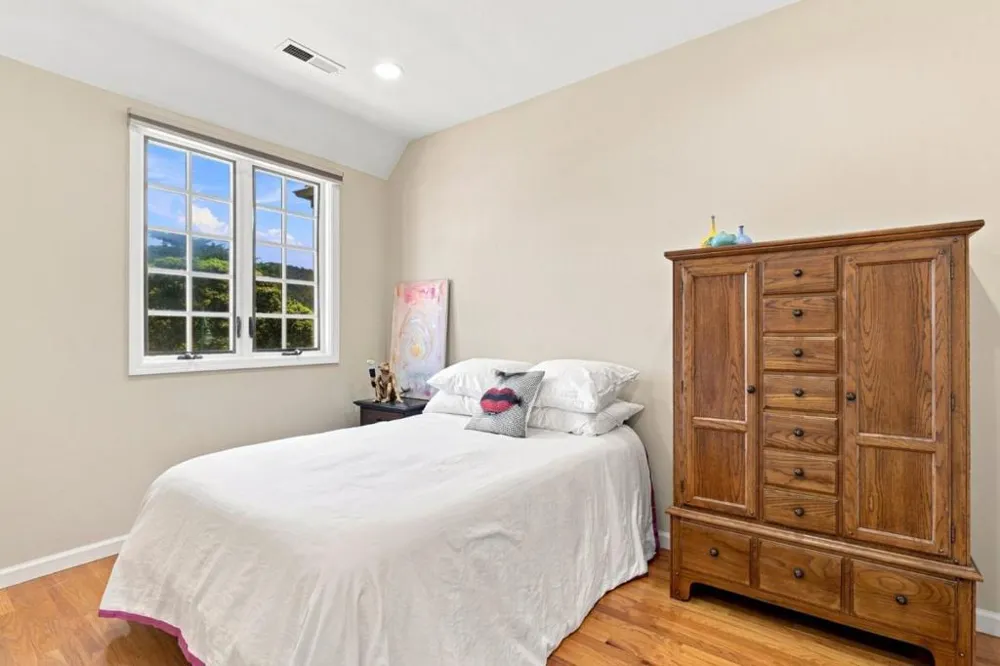 2338 Palmetto Avenue Pacifica, CA 94044