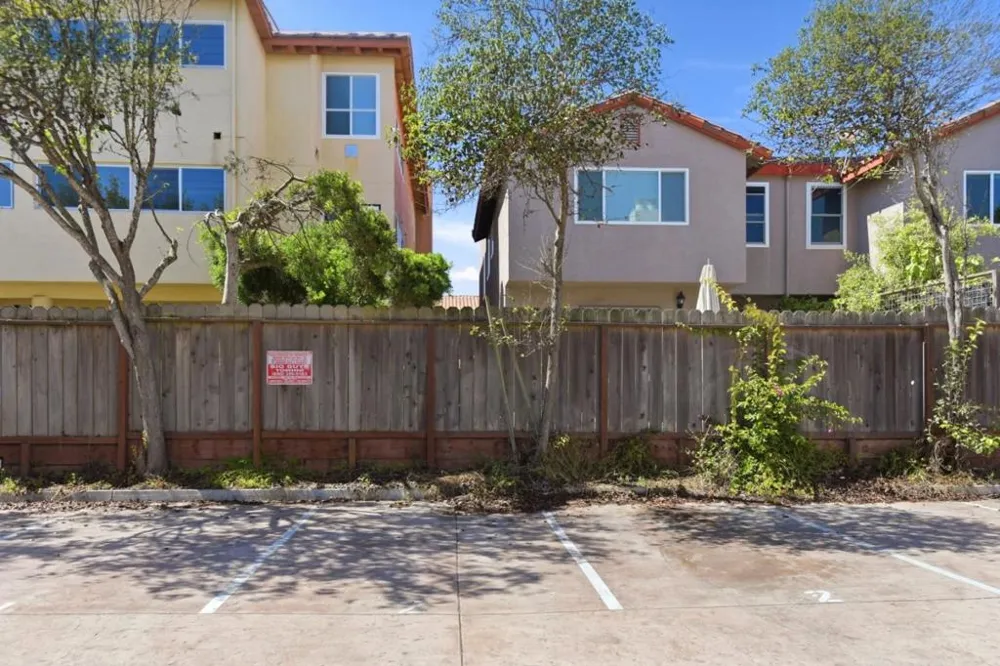 2338 Palmetto Avenue Pacifica, CA 94044