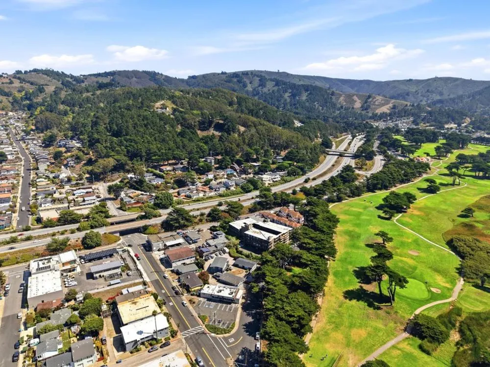 2338 Palmetto Avenue Pacifica, CA 94044