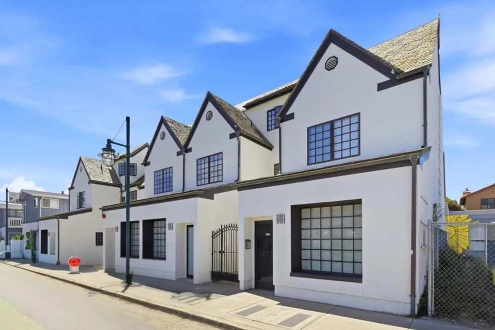 2338 Palmetto Avenue Pacifica, CA 94044