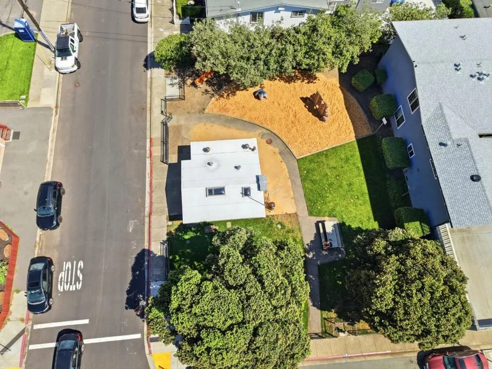 2338 Palmetto Avenue Pacifica, CA 94044