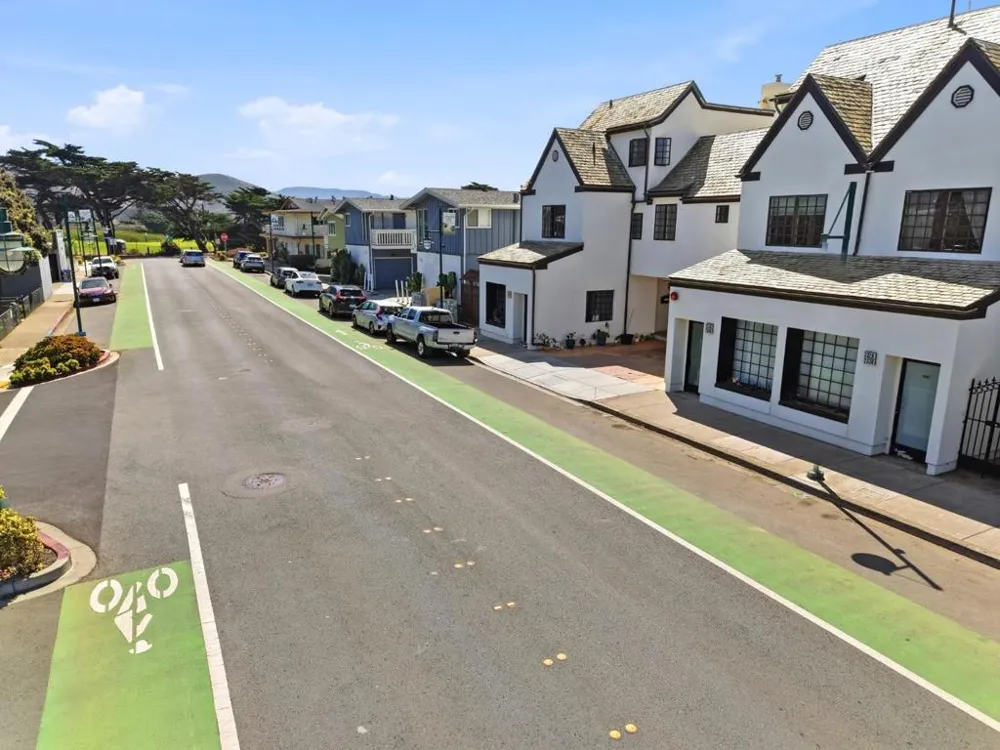 2338 Palmetto Avenue Pacifica, CA 94044