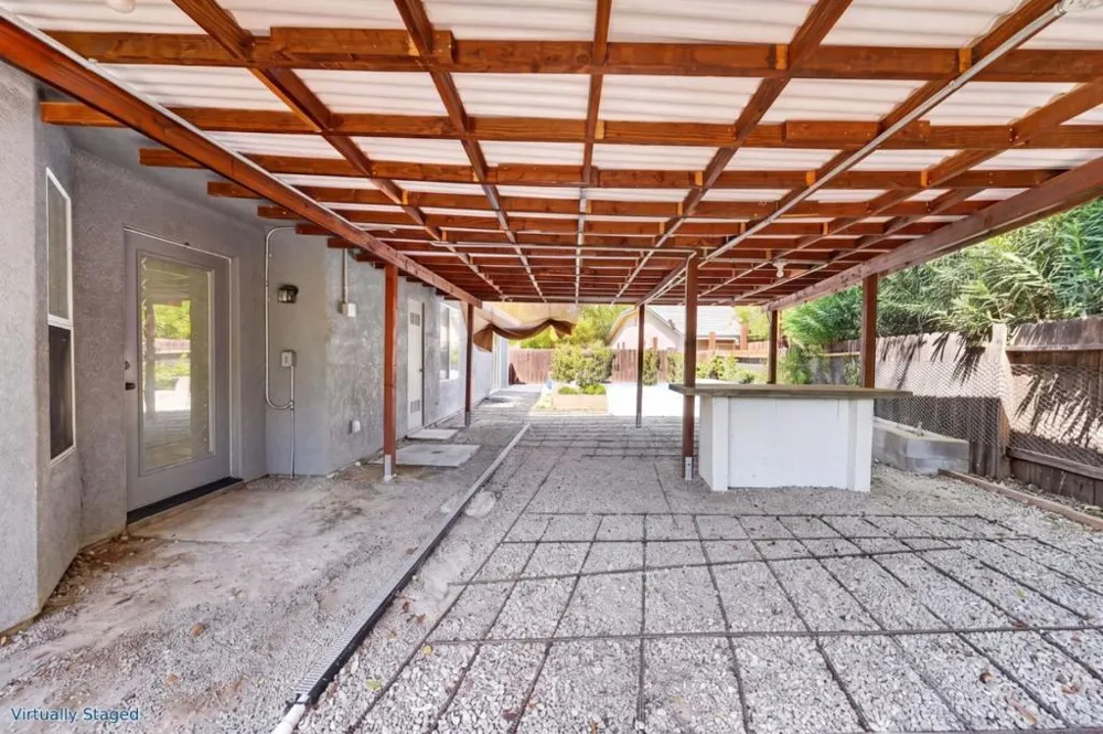 1674 Iris Street Los Banos, CA 93635