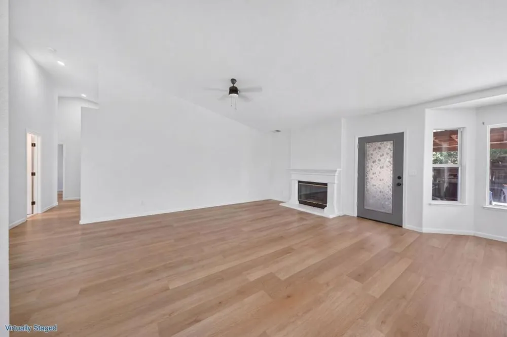 1674 Iris Street Los Banos, CA 93635