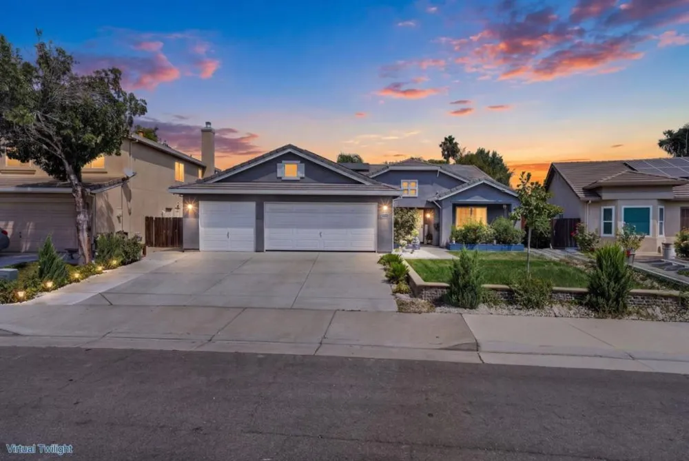 1674 Iris Street Los Banos, CA 93635