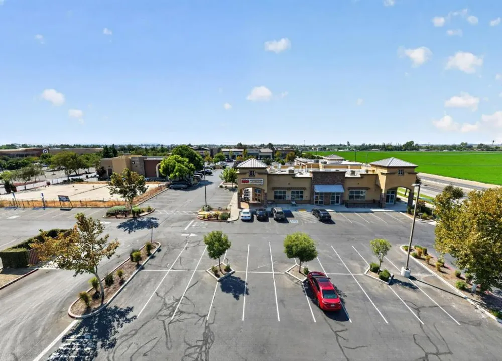 1674 Iris Street Los Banos, CA 93635