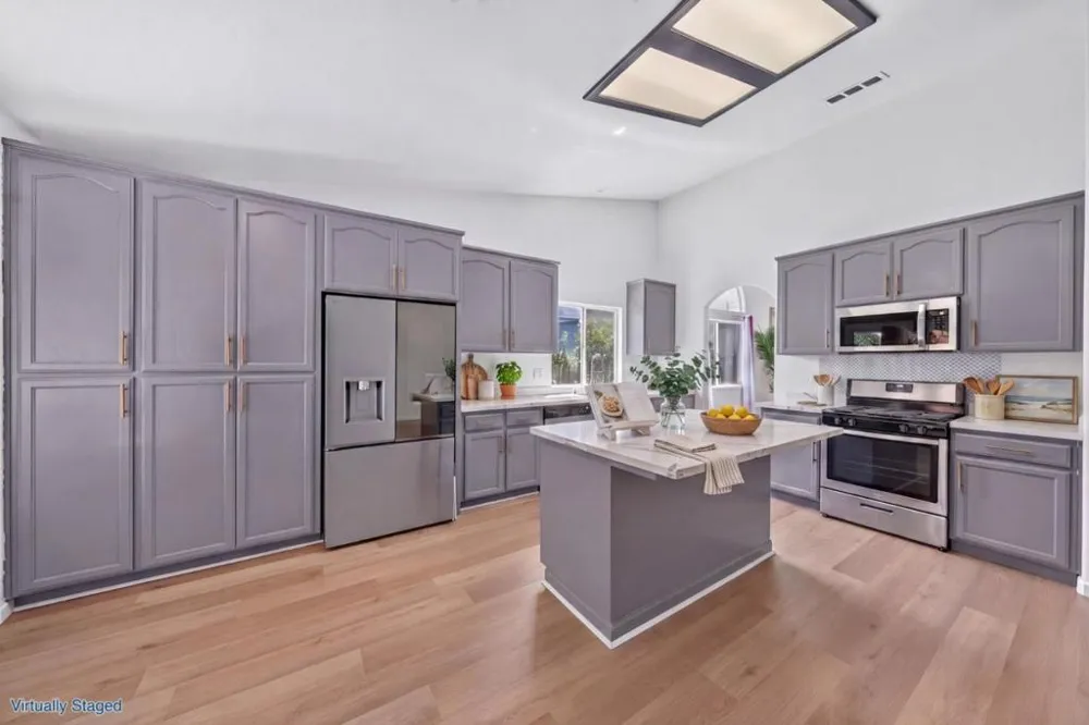 1674 Iris Street Los Banos, CA 93635