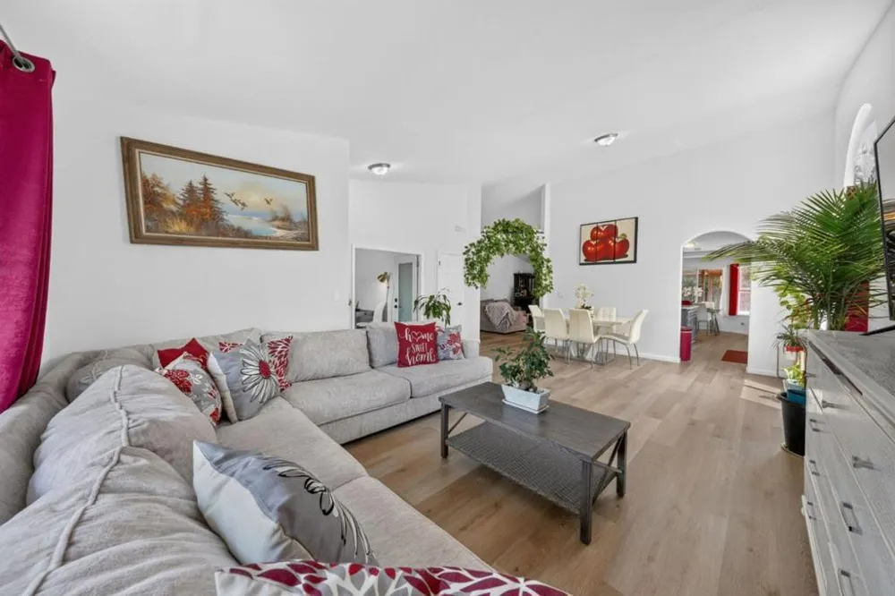 1674 Iris Street Los Banos, CA 93635