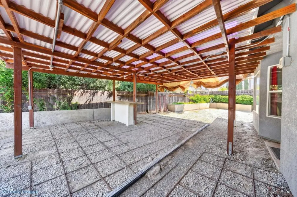 1674 Iris Street Los Banos, CA 93635