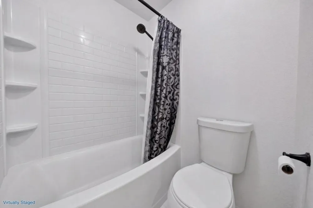 1674 Iris Street Los Banos, CA 93635