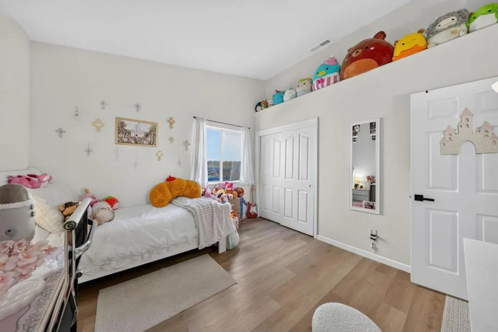1674 Iris Street Los Banos, CA 93635