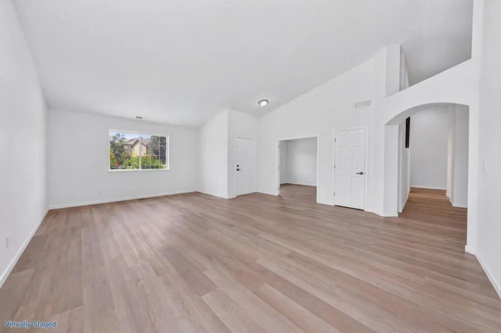 1674 Iris Street Los Banos, CA 93635