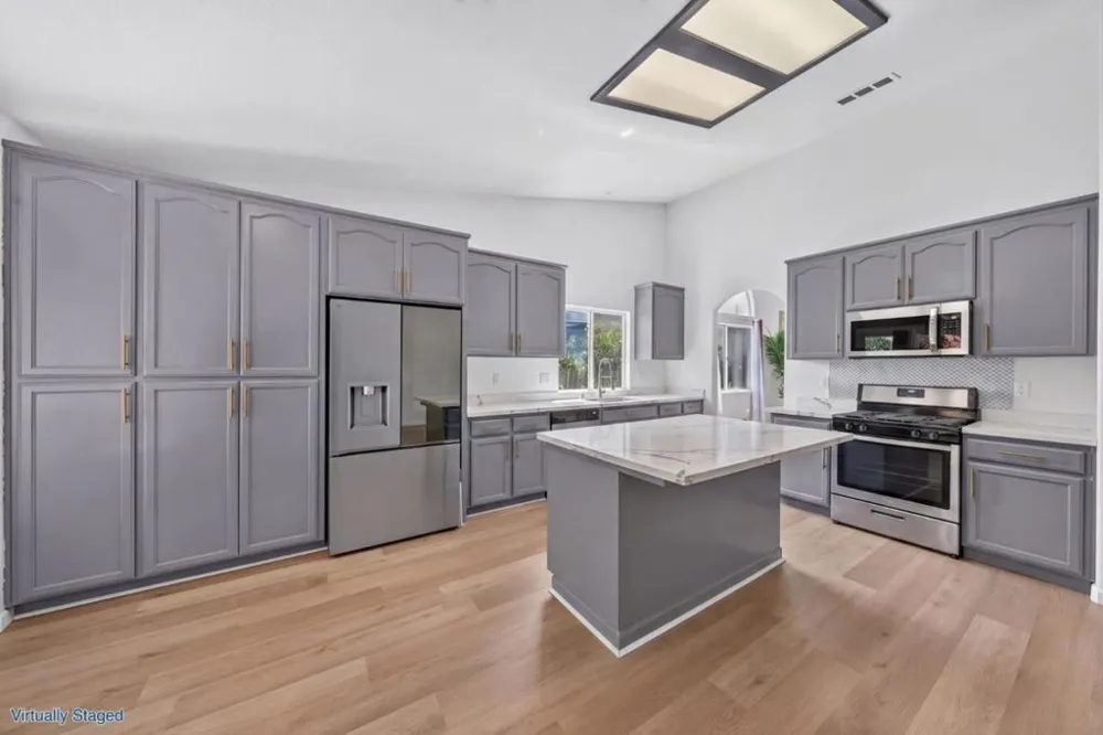 1674 Iris Street Los Banos, CA 93635