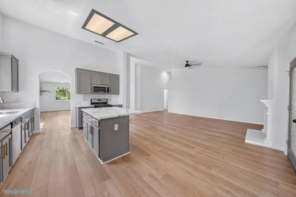 1674 Iris Street Los Banos, CA 93635
