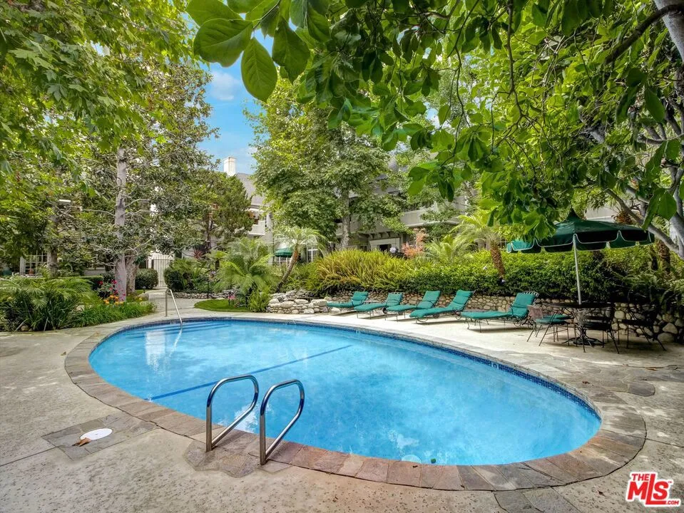 1327 Hayworth Avenue West Hollywood, CA 90046