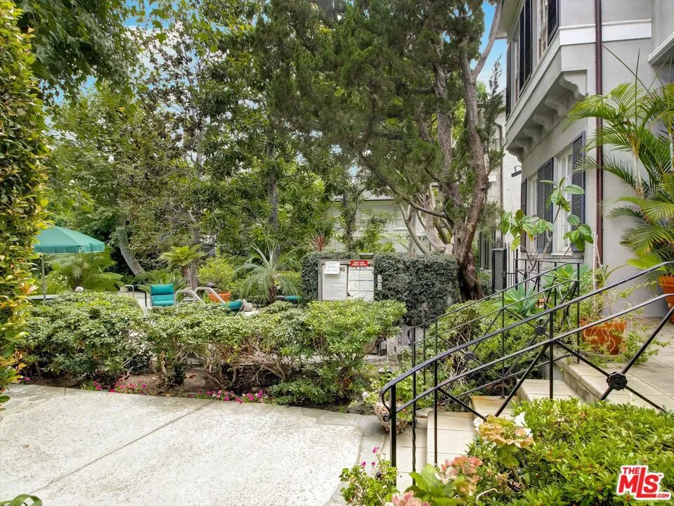 1327 Hayworth Avenue West Hollywood, CA 90046