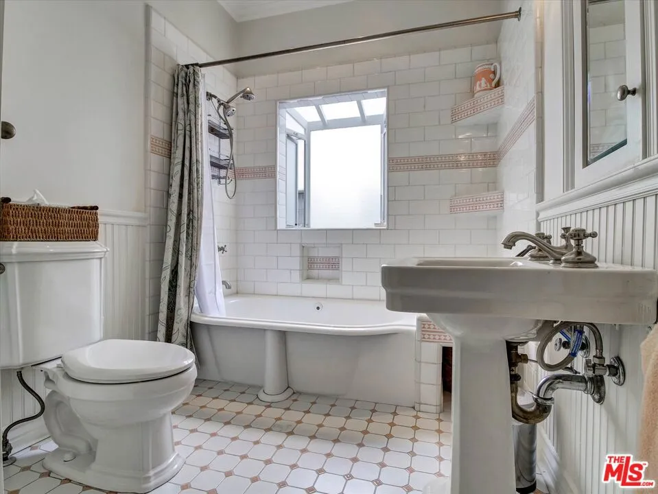 1327 Hayworth Avenue West Hollywood, CA 90046