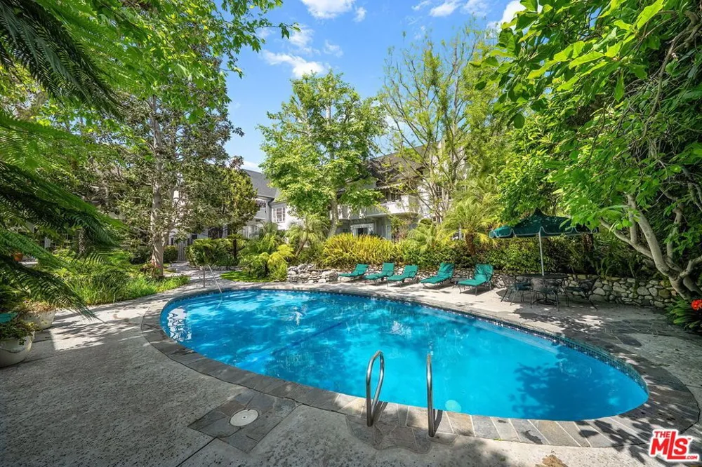 1327 Hayworth Avenue West Hollywood, CA 90046