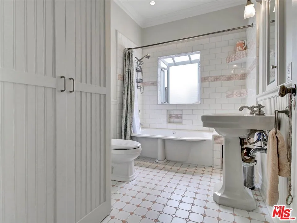 1327 Hayworth Avenue West Hollywood, CA 90046