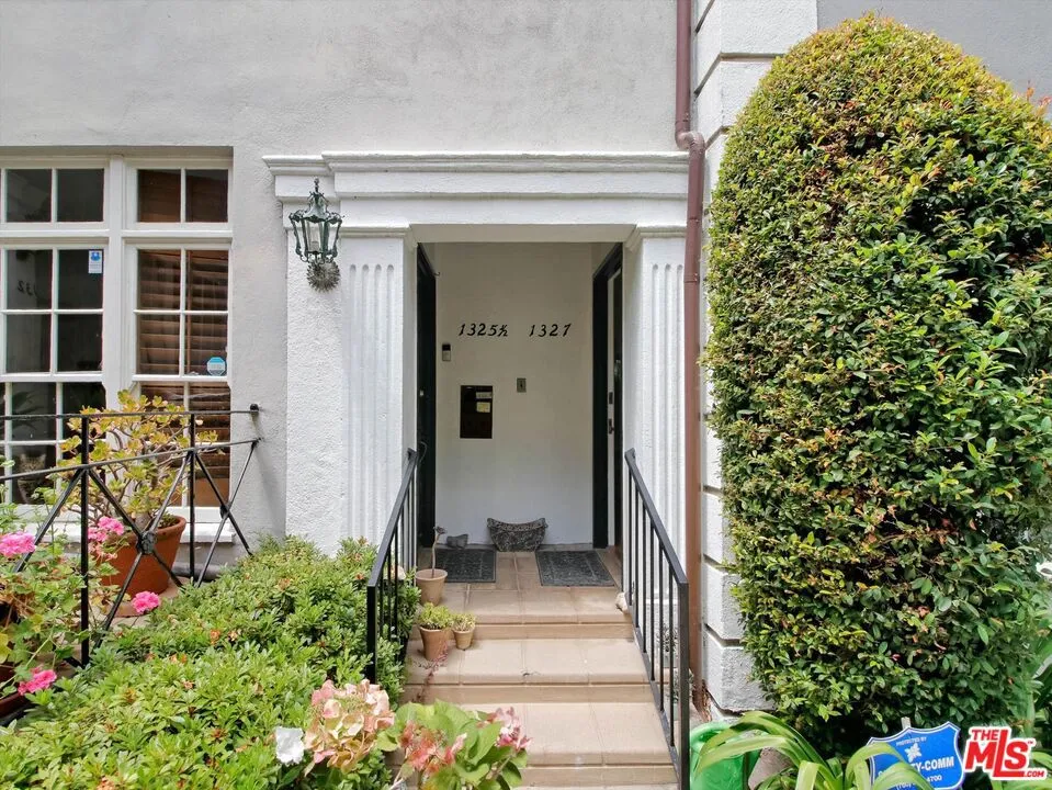 1327 Hayworth Avenue West Hollywood, CA 90046