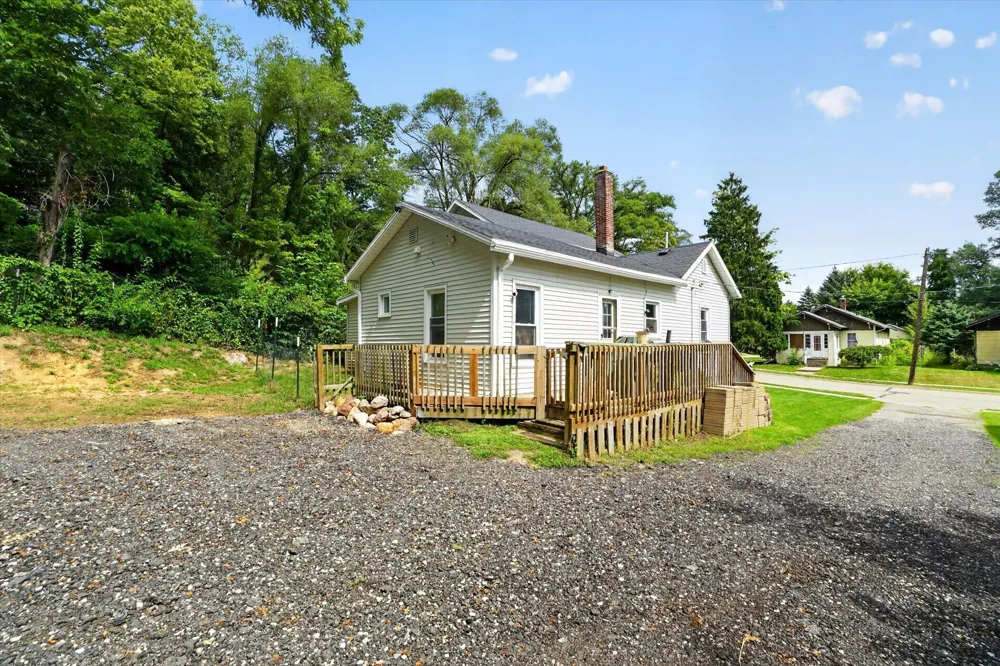 671 Jackson Street Ionia, MI 48846