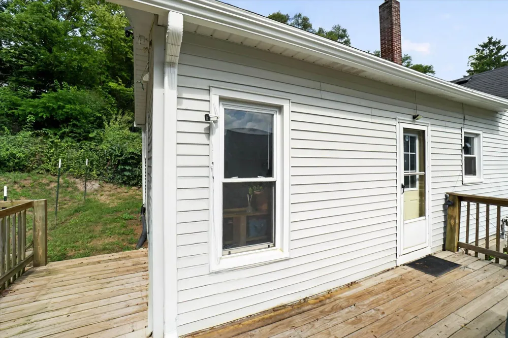 671 Jackson Street Ionia, MI 48846