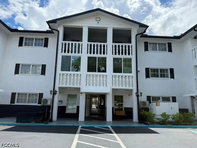 Broadway #115 Fort Myers, FL 33901