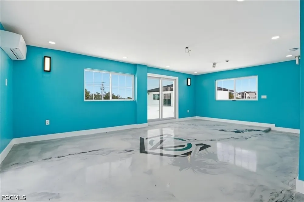 Broadway #115 Fort Myers, FL 33901