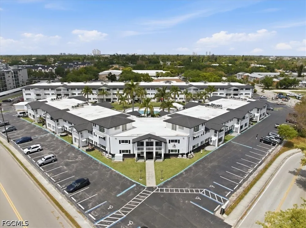 Broadway #115 Fort Myers, FL 33901