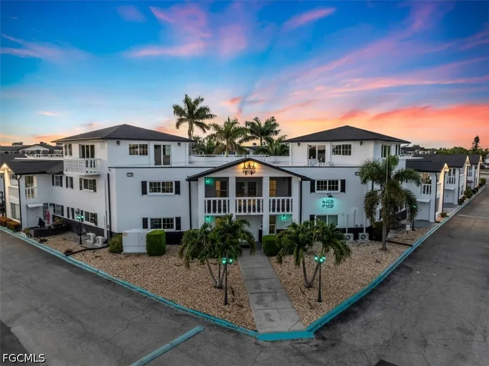 Broadway #115 Fort Myers, FL 33901