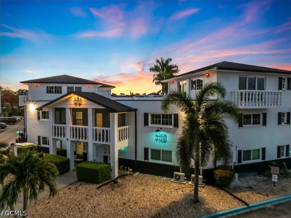 Broadway #115 Fort Myers, FL 33901
