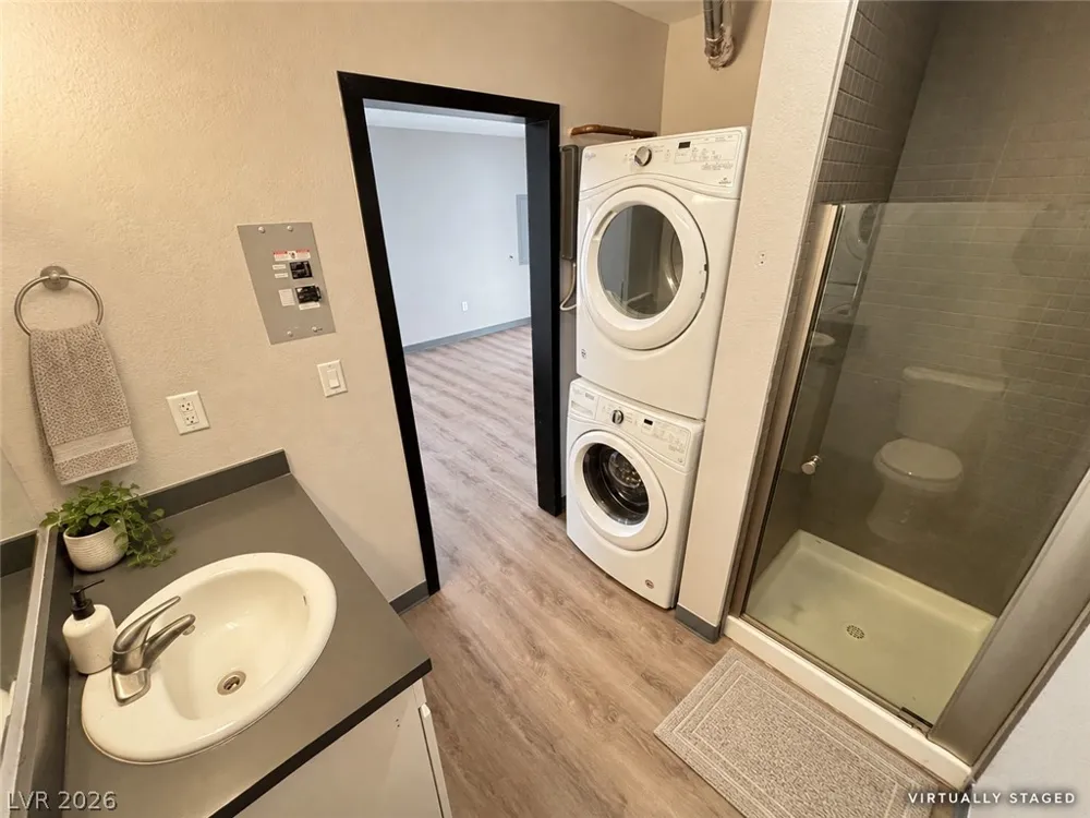 218 S 11th Street #6 Las Vegas, NV 89101