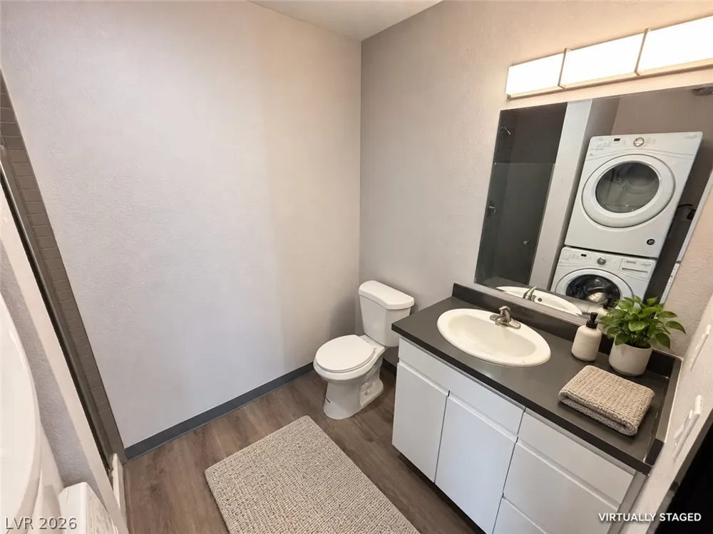 218 S 11th Street #6 Las Vegas, NV 89101