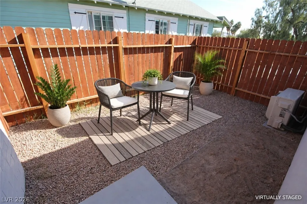 218 S 11th Street #6 Las Vegas, NV 89101