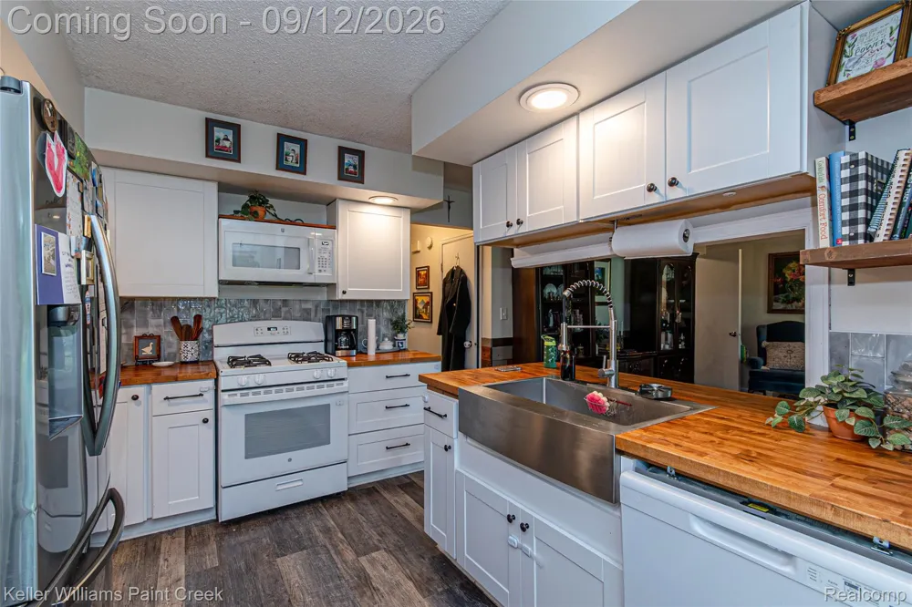 685 Cardinal Drive Marysville City, MI 48040