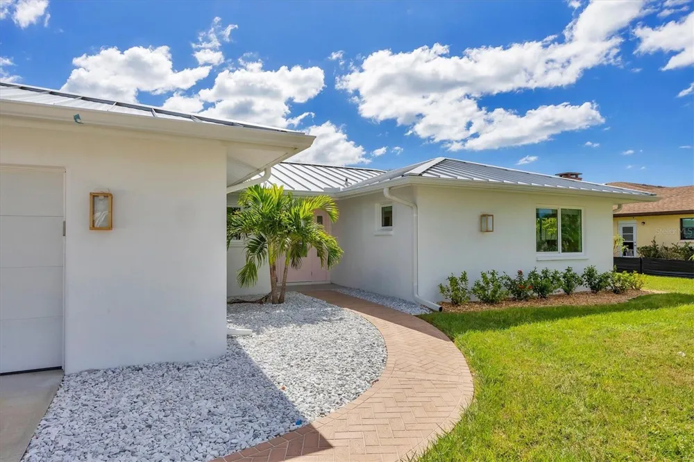 1915 PENNSYLVANIA AVENUE Englewood, FL 34224