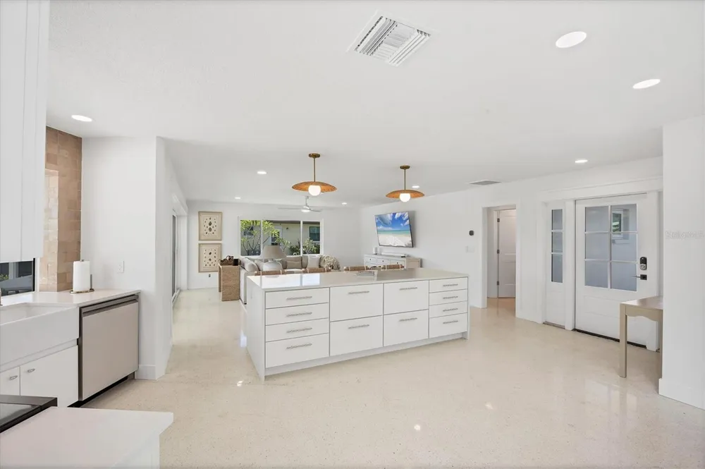1915 PENNSYLVANIA AVENUE Englewood, FL 34224