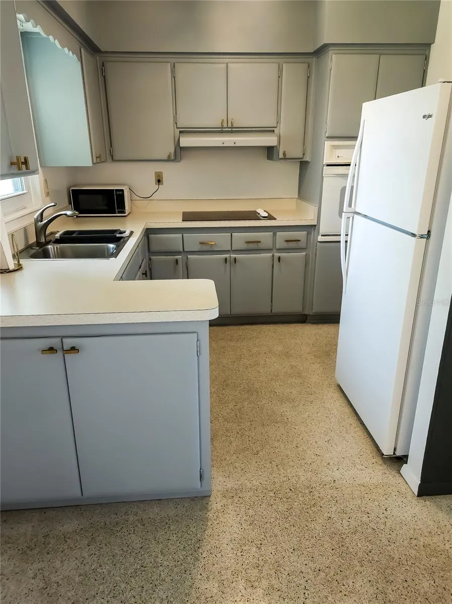 304 SHORE ROAD Nokomis, FL 34275