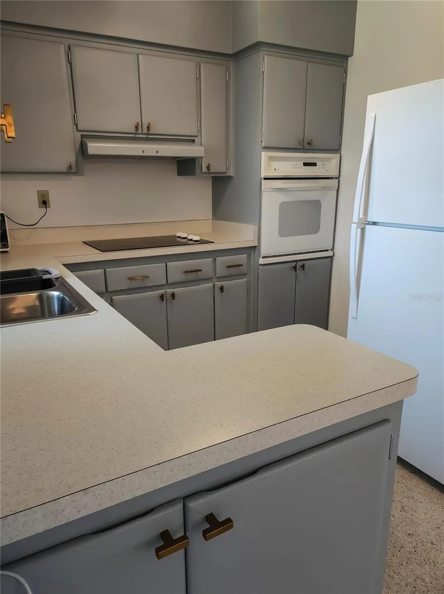 304 SHORE ROAD Nokomis, FL 34275