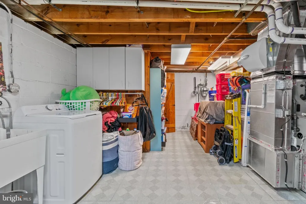 21 HADDINGTON ROAD Lutherville Timonium, MD 21093