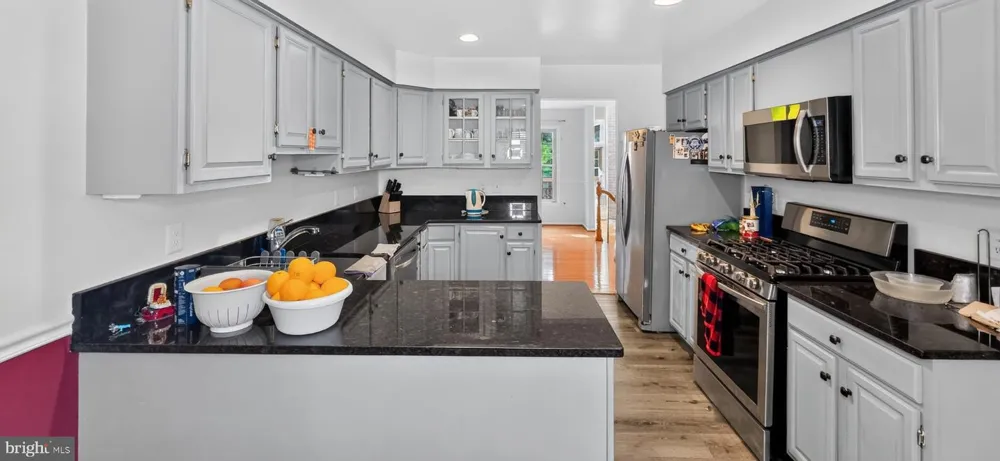 9205 GATEWATER Potomac, MD 20854