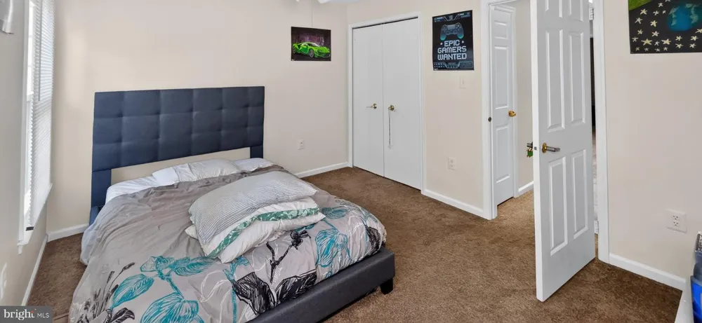 9205 GATEWATER Potomac, MD 20854