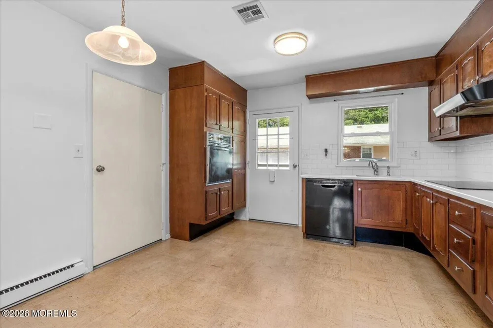 660 Plymouth Drive Lakewood, NJ 08701