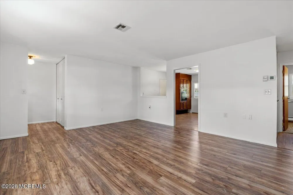 660 Plymouth Drive Lakewood, NJ 08701