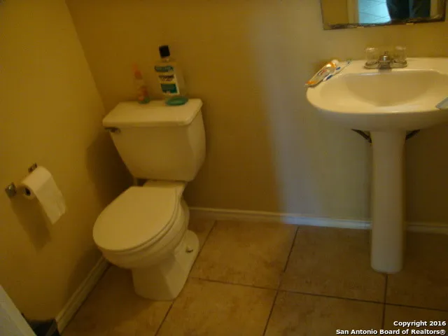 272 HINGE CHASE Cibolo, TX 78108