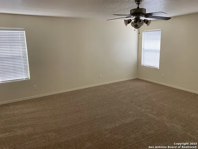 272 HINGE CHASE Cibolo, TX 78108