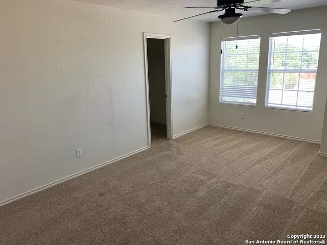 272 HINGE CHASE Cibolo, TX 78108