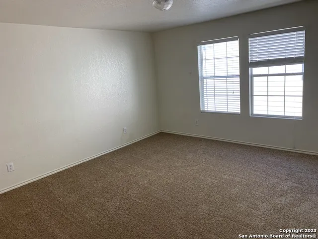 272 HINGE CHASE Cibolo, TX 78108